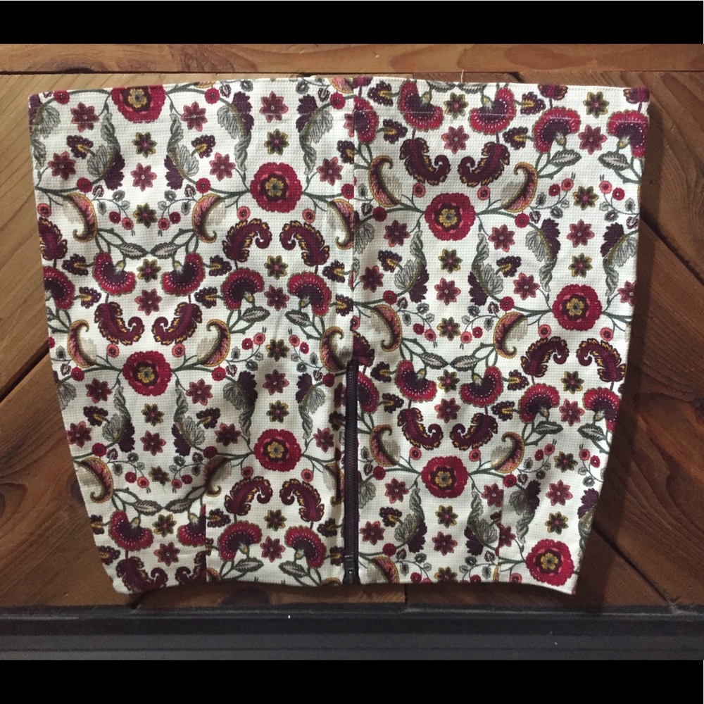 Floral Mini Skirt - Picture 2 of 2